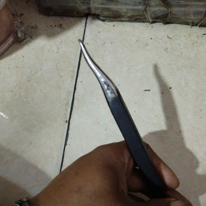 Alat cukil ban motor