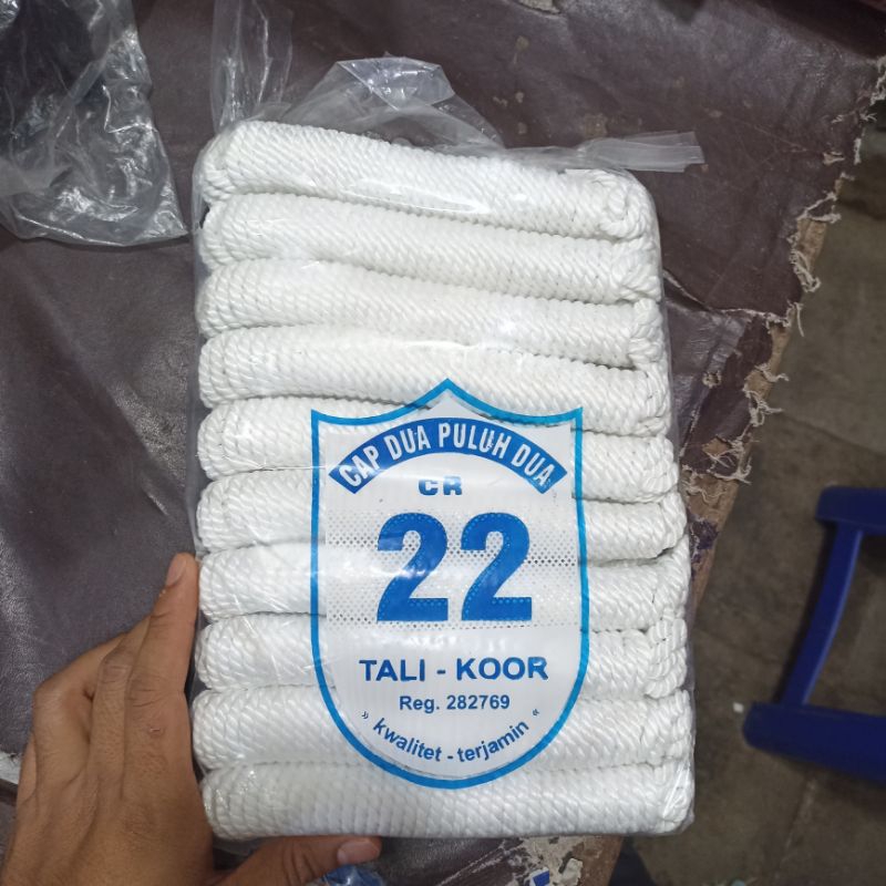 

Tali Pramuka cap 22 dan 28 Padang