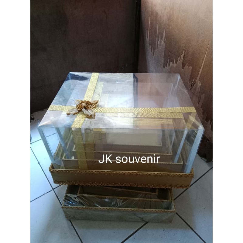 

kotak hantaran seserahan satuan mika pita gold