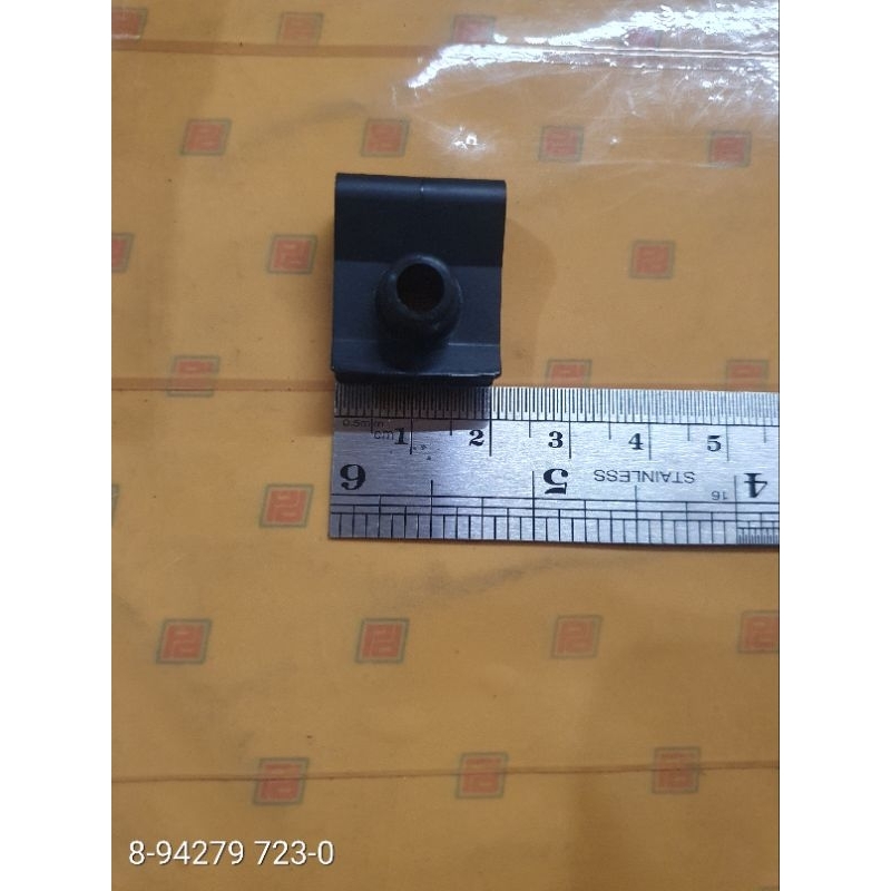 Klip Isuzu Giga Grommet Screw Isuzu Giga FVZ34 Original