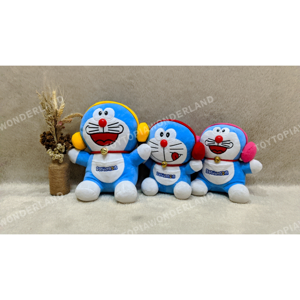 TTW Boneka Doraemon Walkman Doraemon Headset Dengar Musik Size S