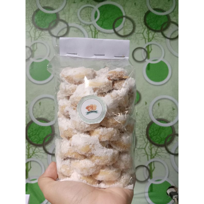 

KUE PUTRI SALJU 500GRAM