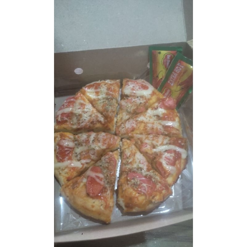 

Pizza sosis keju