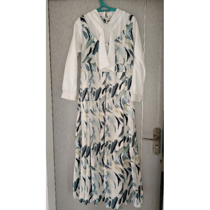 Dress Abstrak