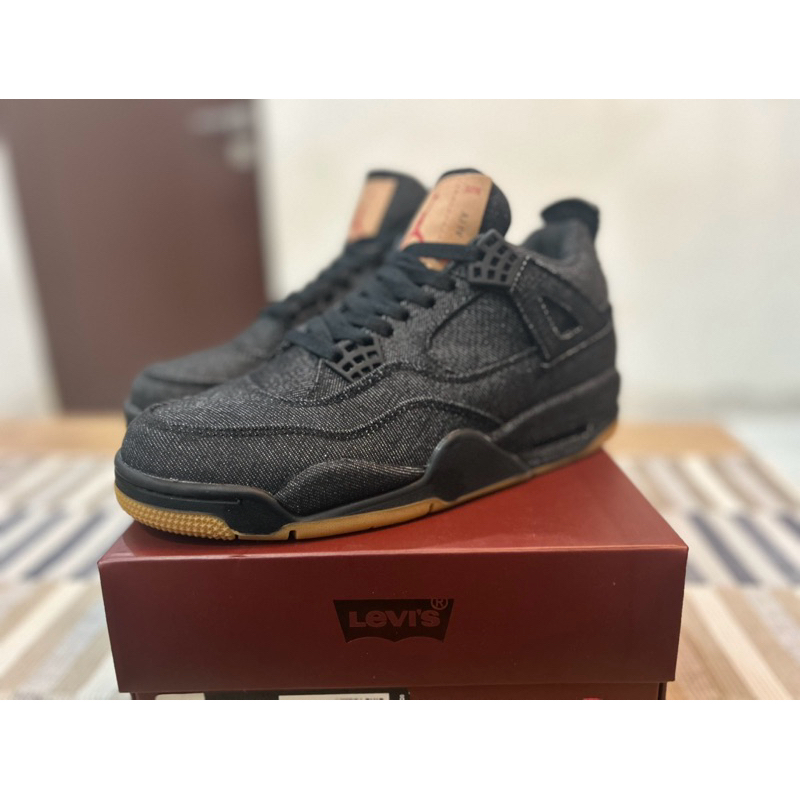NIKE AIR JORDAN RETRO 4 LEVIS AO2571-001