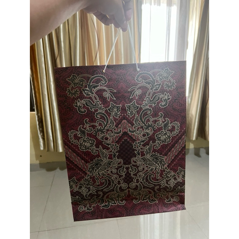 

Paper bag batik isi 19pcs ukuran besar 29,5 x 39 cm