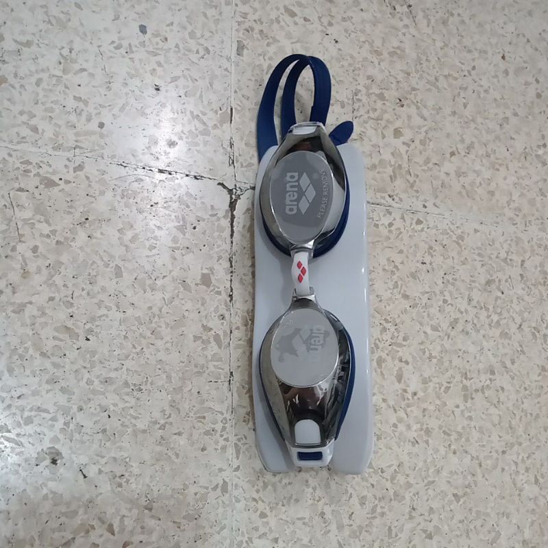 kacamata renang arena