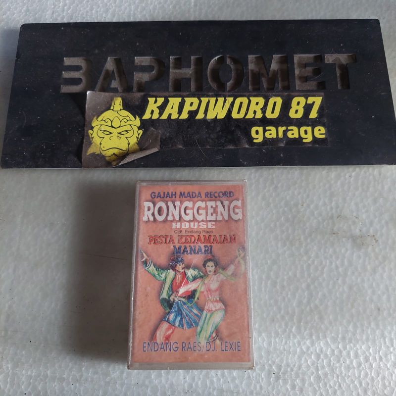 Kaset Pita Ronggeng House