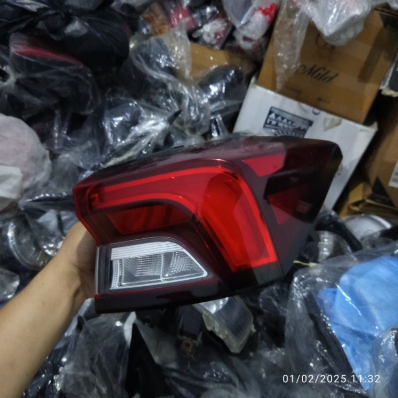 stoplamp Avanza Xenia Veloz tahun 2020 - 2024 original kanan