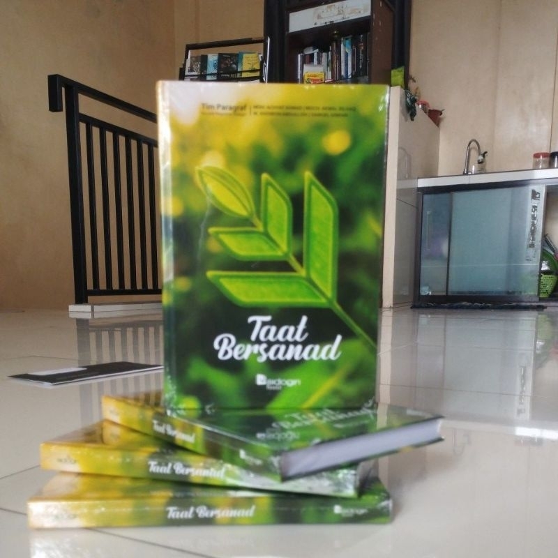 TAAT BERSANAD | SIDOGIRI PENERBIT