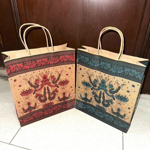 

(1 PCS) PAPER BAG SEDANG MOTIF MURAH