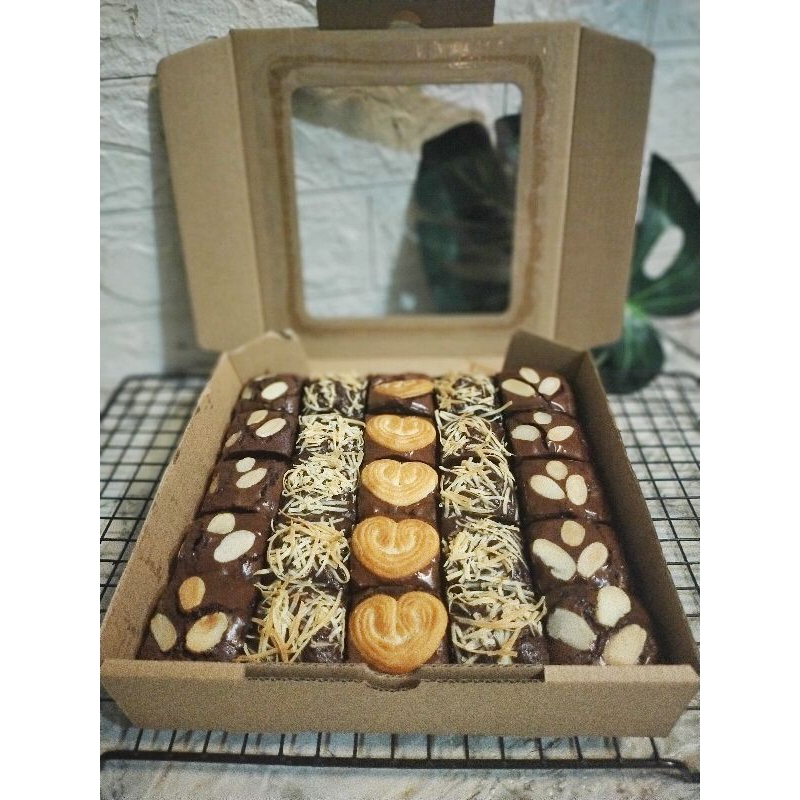 

Fudgy Brownies Sekat 20x20/Brownies Sekat Panggang 25s