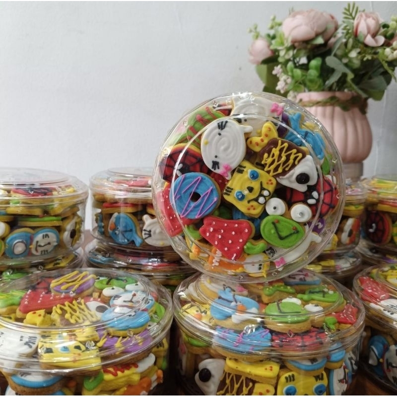 

Kue kering karakter 250gr Dan Hampers kue karakter