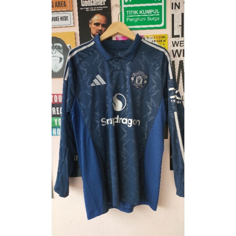 Jersey MU Manchester United Longsleeve LS 2024 Away Size L Eropa setara XL Asia. BNWT. ORIGINAL.