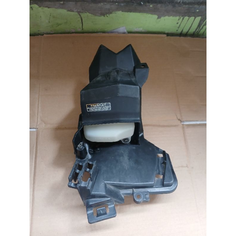 Cover tutup Spakbor set tabung kempis air radiator Vario 150 / Vario 125 fi led ori lepasan
