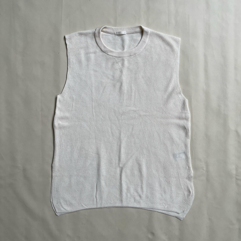 UNIQLO Knitted Vest in BW / Rompi Rajut UNIQLO warna BW