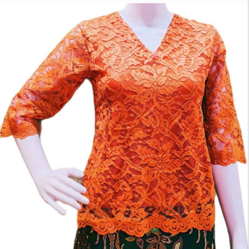 Blus Brokat, Atasan Wanita Terbaru, Kombinasi Mutiara di Leher