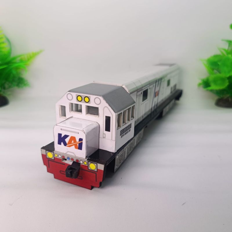 MINIATUR LOKOMOTIF CC 201 ALBINO