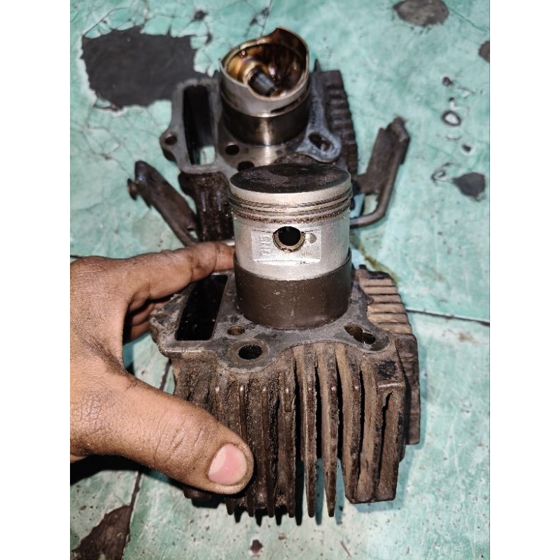 blok boring silinder blok piston Supra x gread Astrea prima star barang masih bagus ORI bawaan copot
