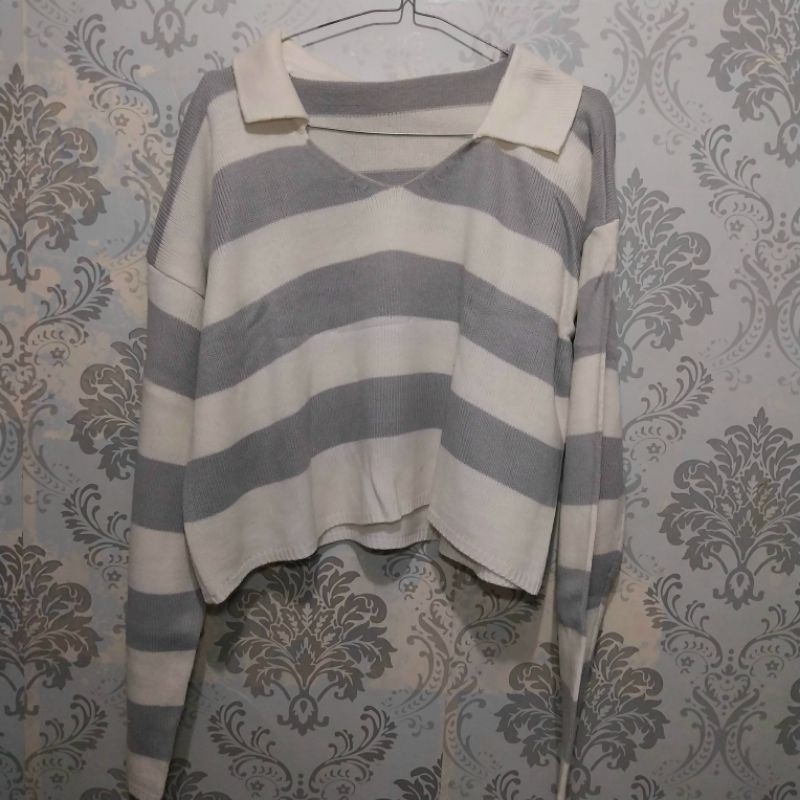 Preloved Sweater Rajut Crop