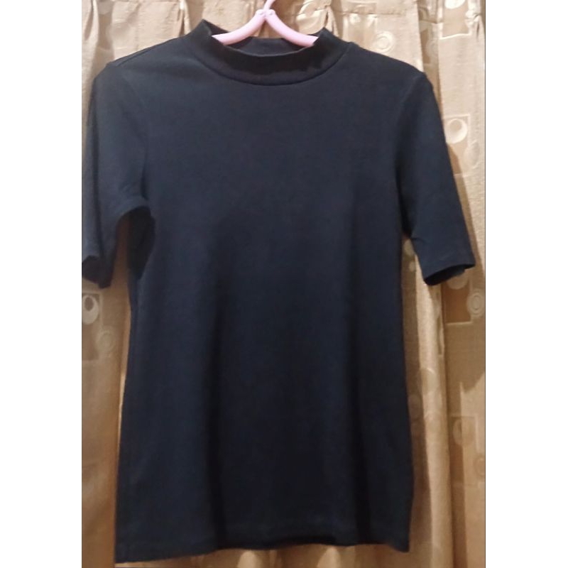 kaos polos uniqlo