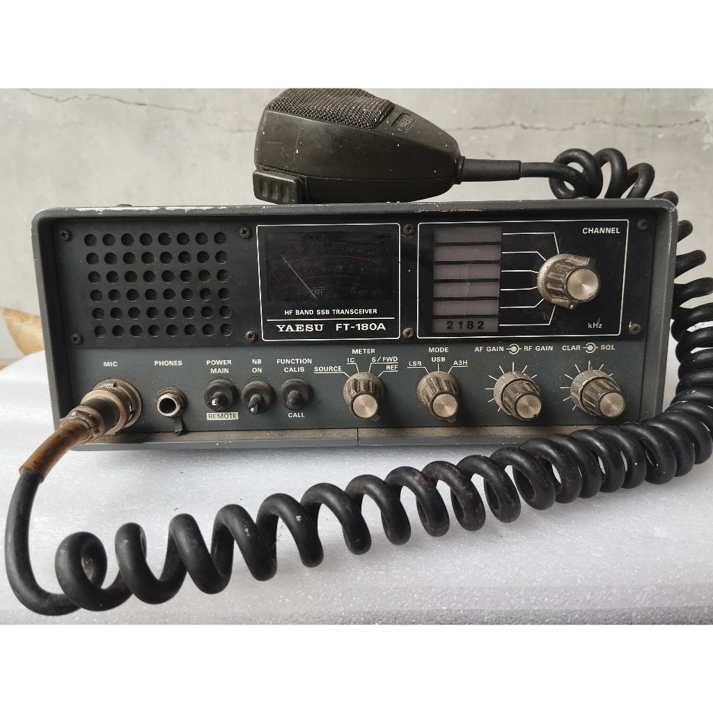 Yaesu FT 180A dan Power Supply Akai AK2525VU