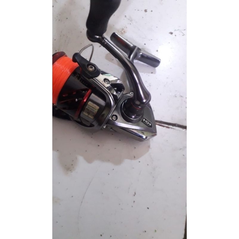 reel shimano stradic 2500 c14