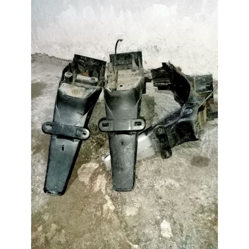 slebor belakang satria fu ori bahan,utuh tidak pecah ataupun retak