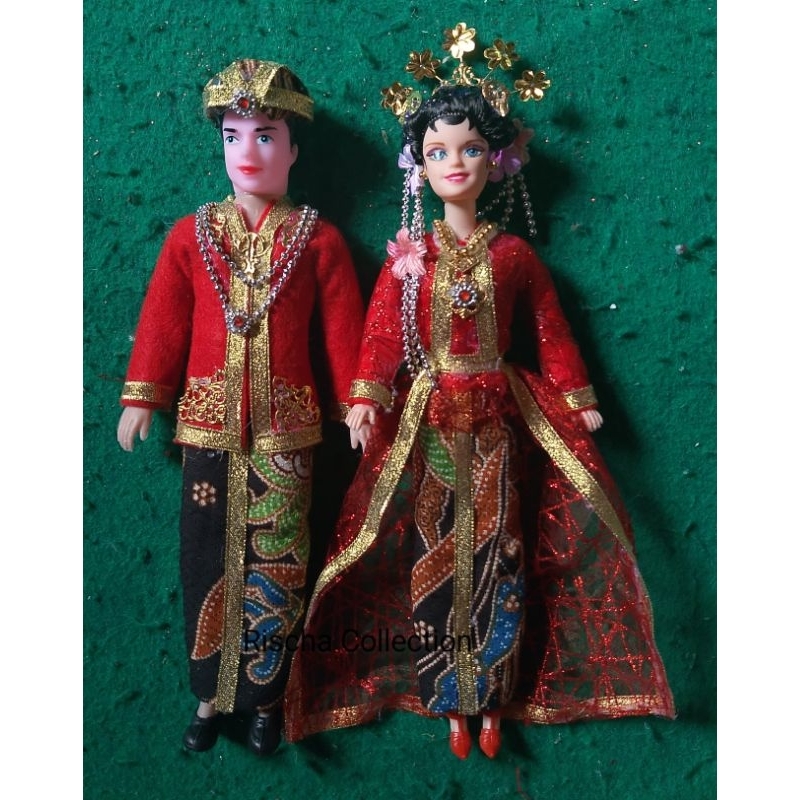 Boneka  pengantin adat jawa solo baju merah