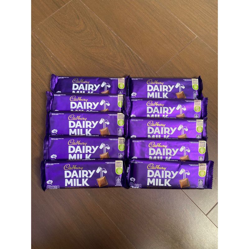 

Cadbury Dairy Milk Chocolate 90 Gram Super Besar Cokelat Cadbury