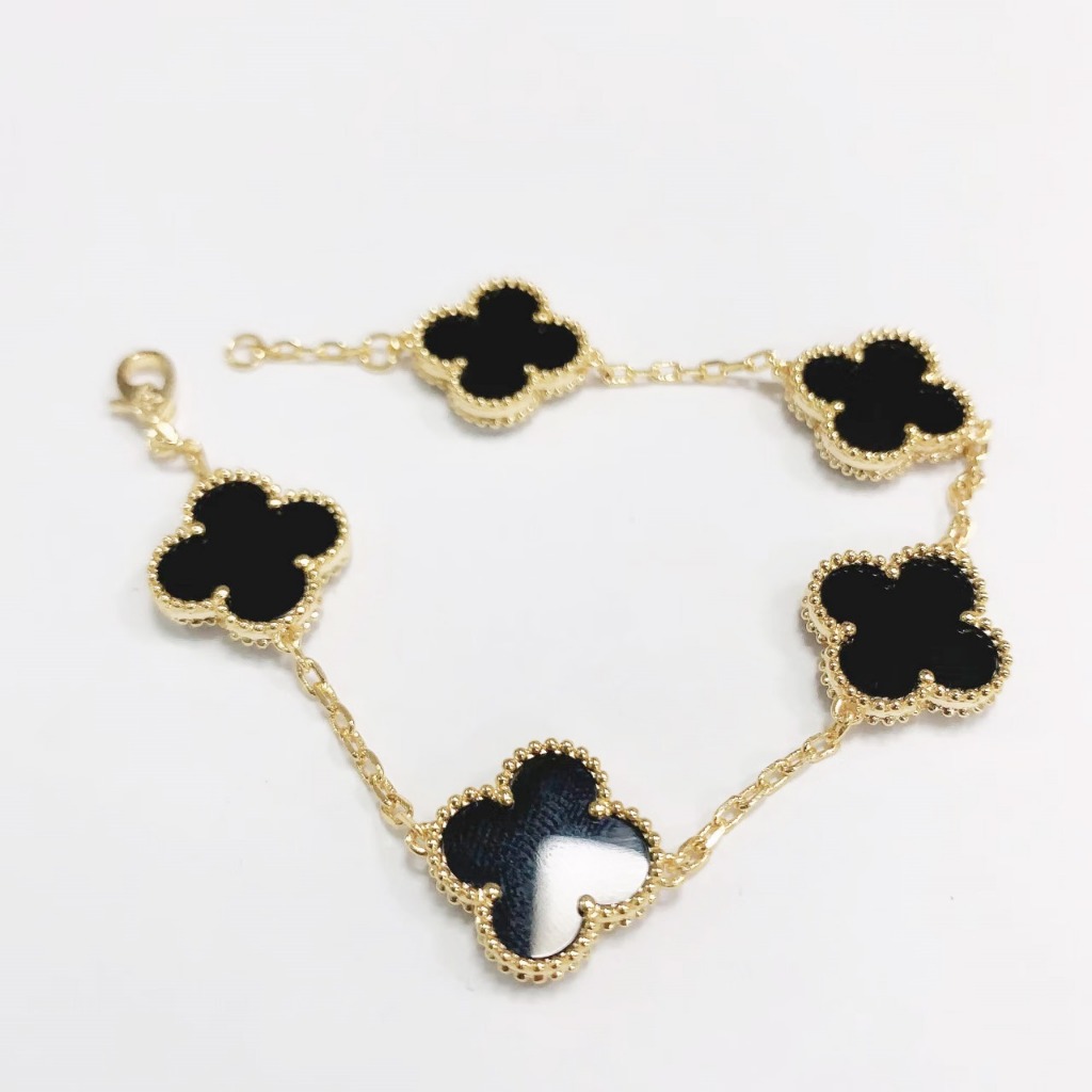 Shine Gelang / Bracelet Onyx Black Clover Gelang Wanita Unisex Titanium Emas Simple Elegant gelang k