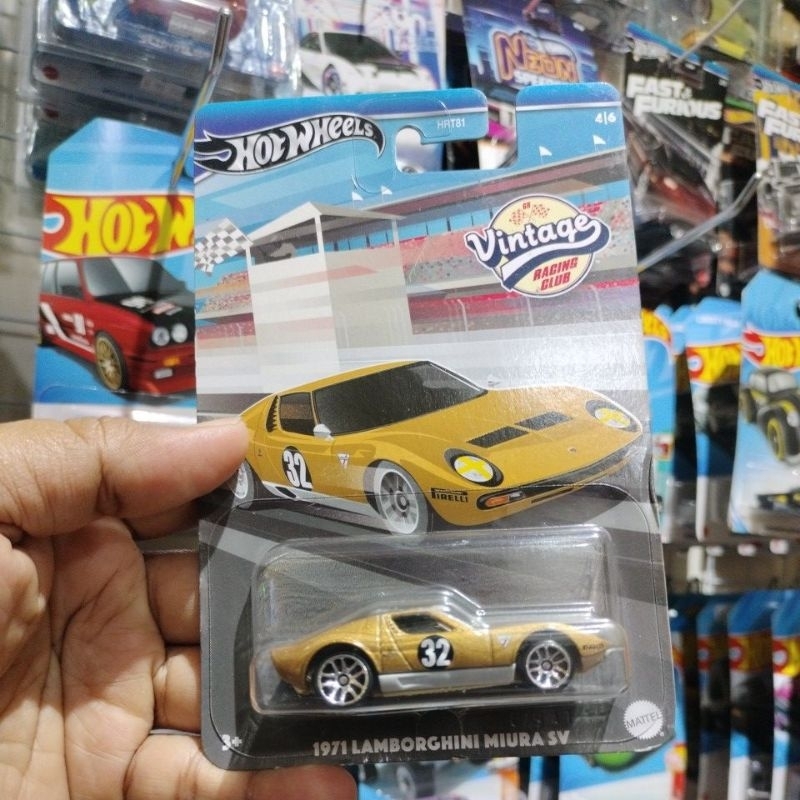 Hot Wheels Vintage Racing Club 1971 Lamborghini Miura SV