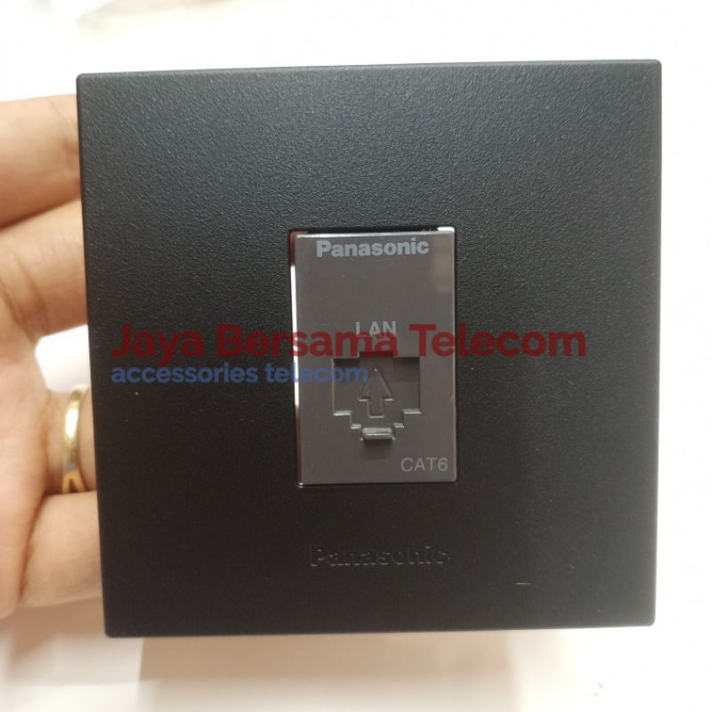 Panasonic Outlet Data Cat.6 Hitam Single/1 Gang Panasonic Style e Blackmat