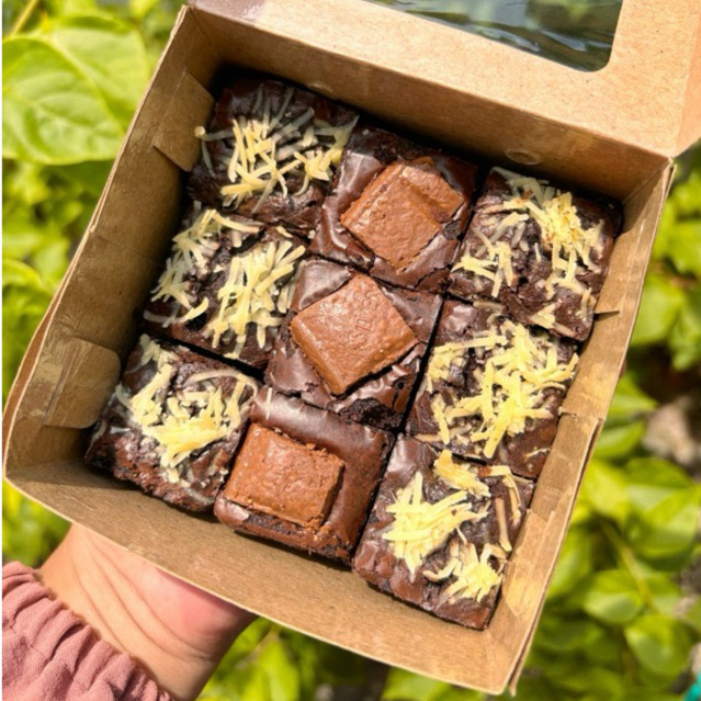 

Fudgy Brownies Premium 10x10 cm