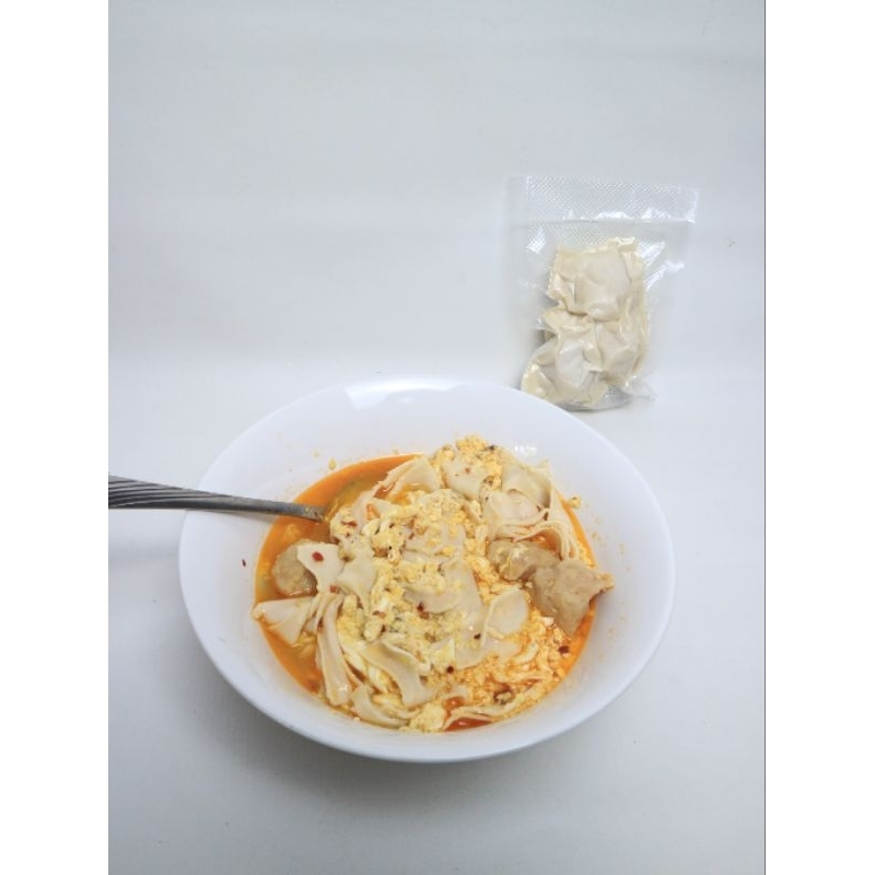 

Pangsit Kuah Chili Oil by Ella Kitchen