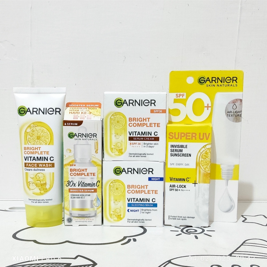 Garnier Paket Lengkap bright complete / sakura glow / facial scrub 5 item