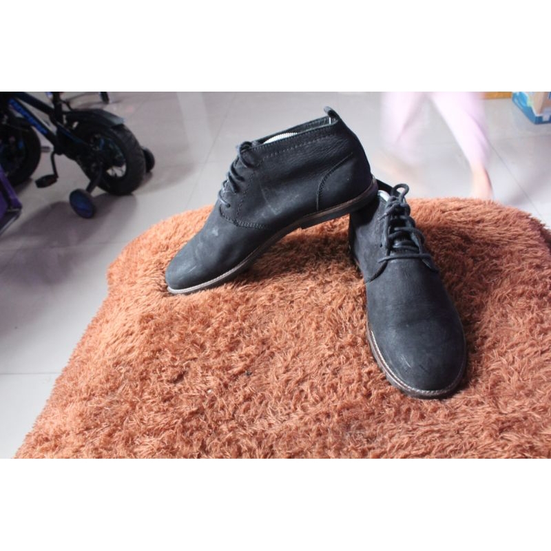 Sepatu chukka boot " River island mede in portugal" Kulit suede mantul tapak kokoh size 43 insole 28