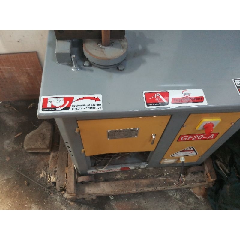 Mesin Bending Besi Tekuk 3 phase