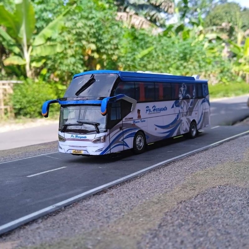 Miniatur bus telolet Basuri Haryanto putih fariasiblampu leed kelap kelip