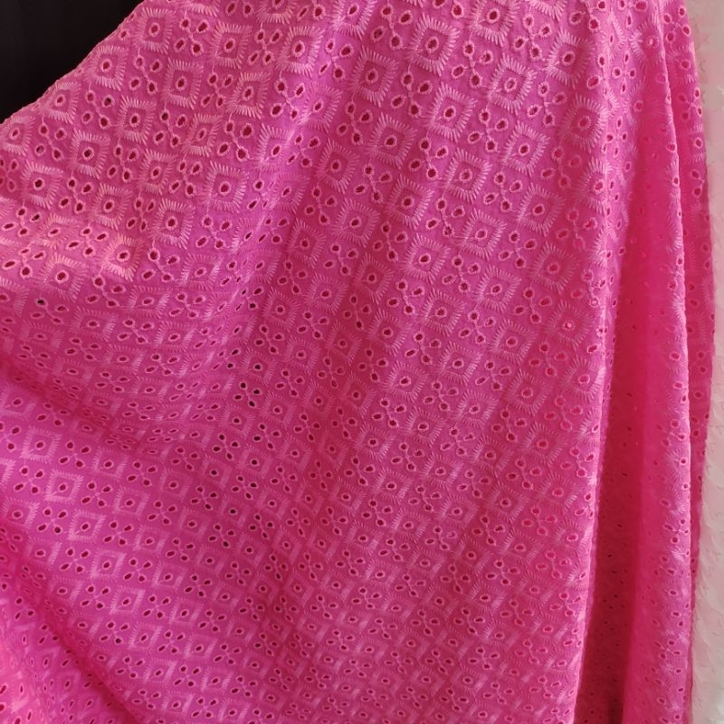 kain katun bolong motif - bahan cotton embroidery - kain antik - kain dress pesta - kain cotton prem