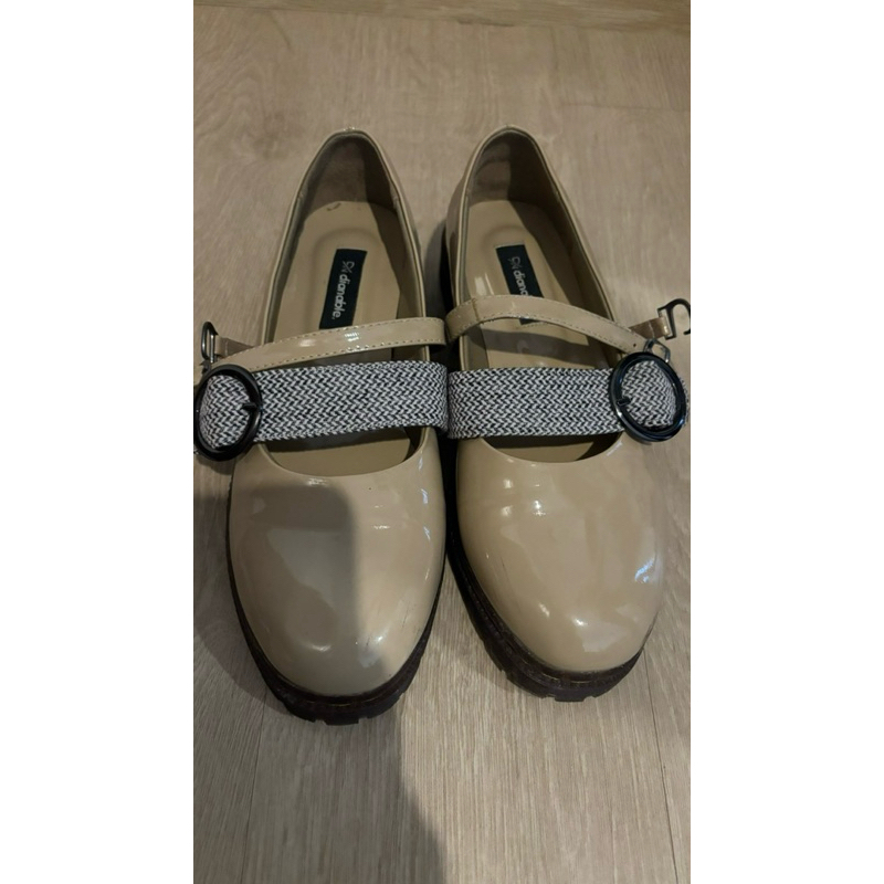 Ploved Sepatu docmart brand dianable