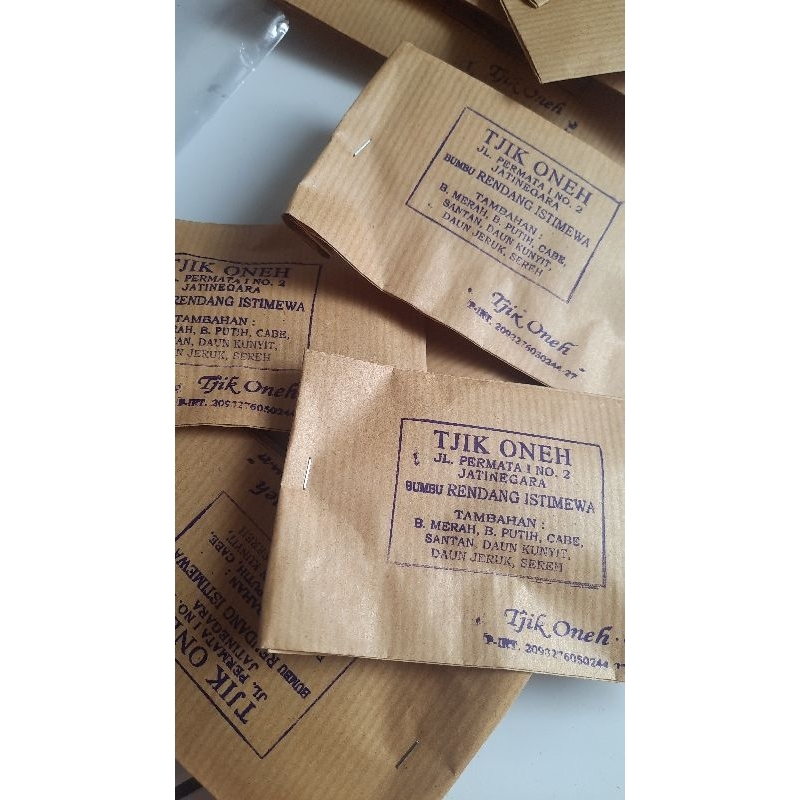 

Tjik Oneh Bumbu Rendang (VINTAGE)