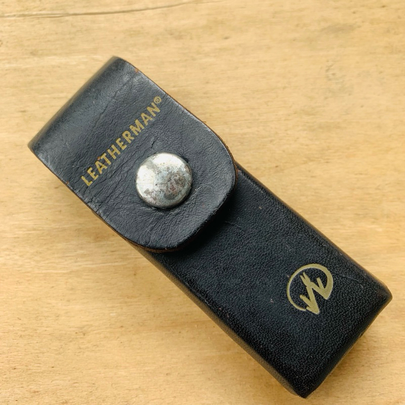 Leatherman pouch kulit untuk rev, wingman, sidekick (original bekas)