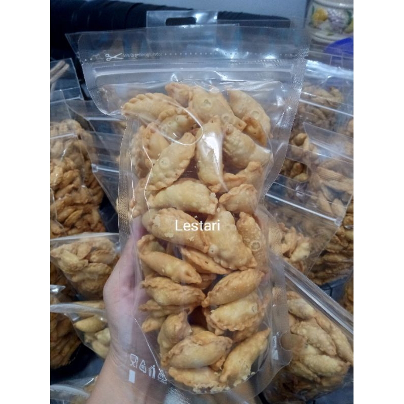 

Pastel Kering - Pastel Mini Kering - Pastel Kering Abon Sapi Halal - Snack - Camilan