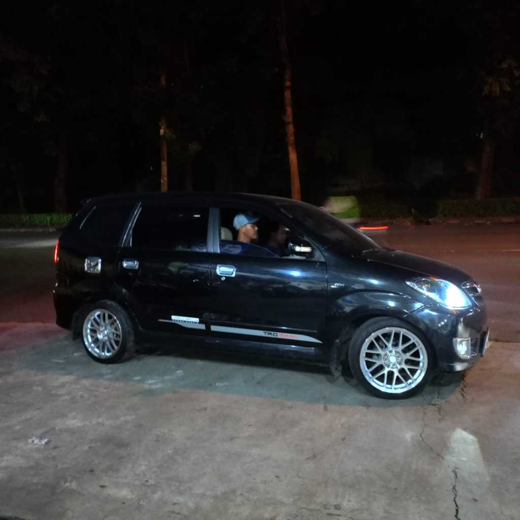 paket velg plus ban 215 50 r17 untuk mobil avanza xenia dll use velg hsr rai-s1 ring 17