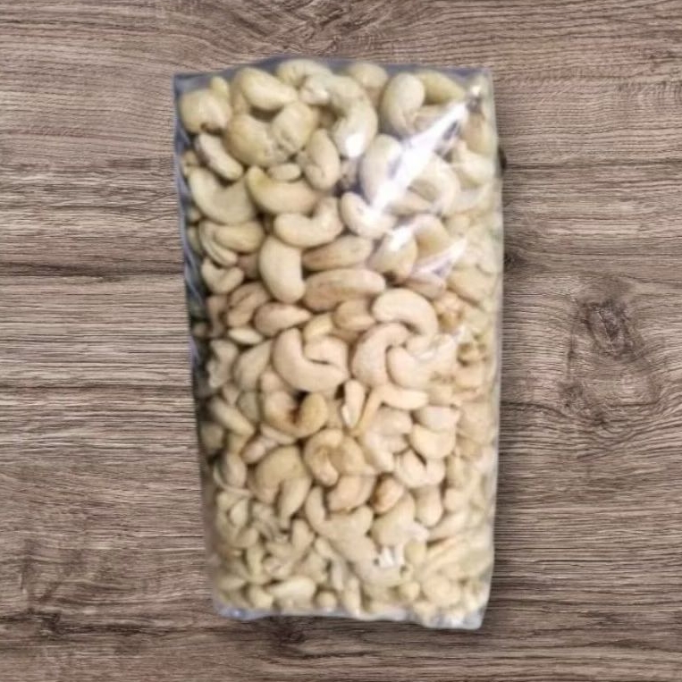 kacang mete utuh mentah sk 1kg