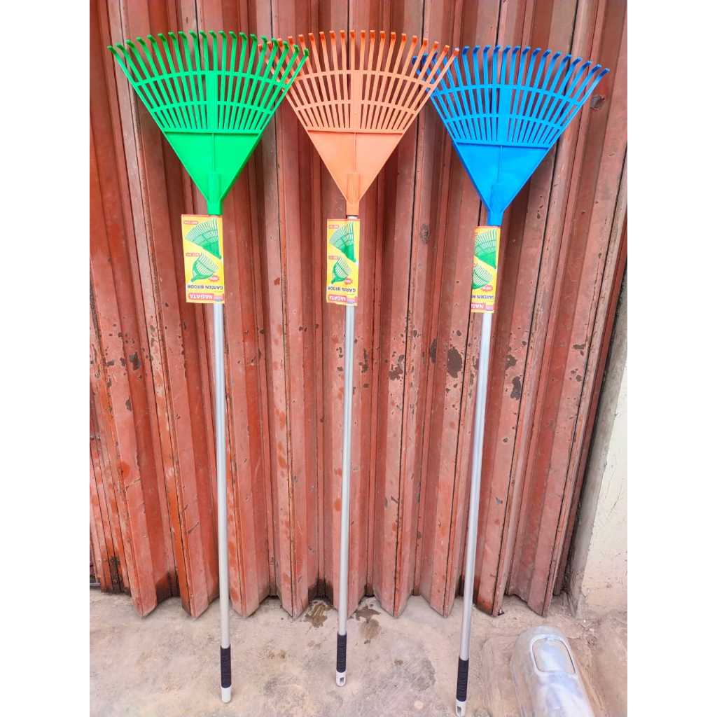 Sapu Taman / Nagata / Plastik