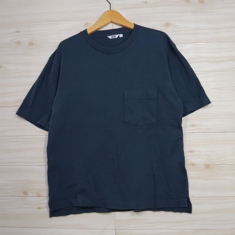 kaos t shrit uniqlo U pocket Size L fit XL J14