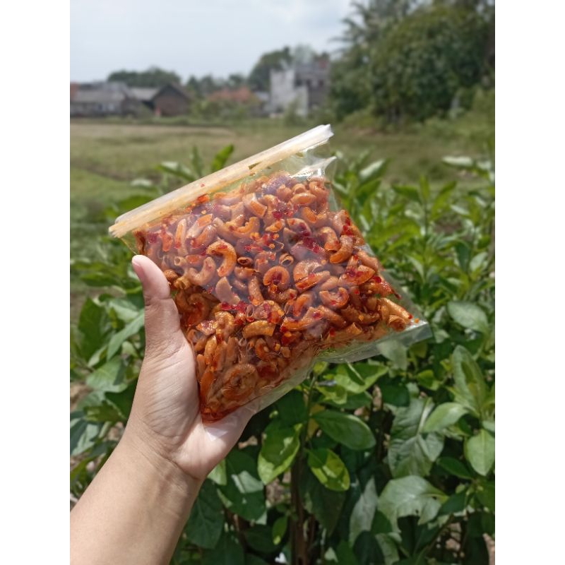 

makaroni pedas daun jeruk
