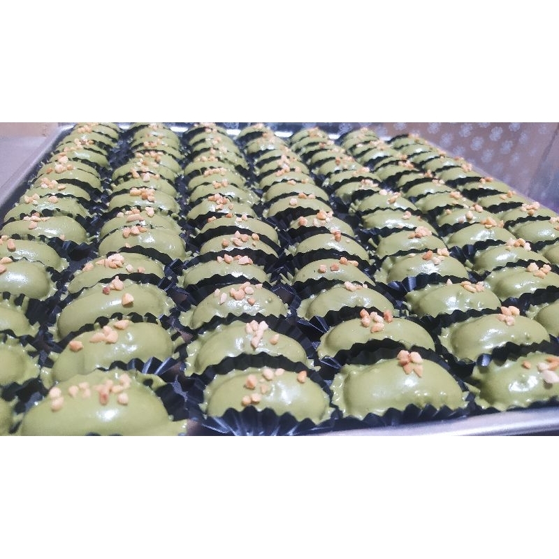 

ALMOND LONDON KUE LEBARAN